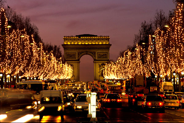 [Hình: champs-elysees-by-night-2.jpg]