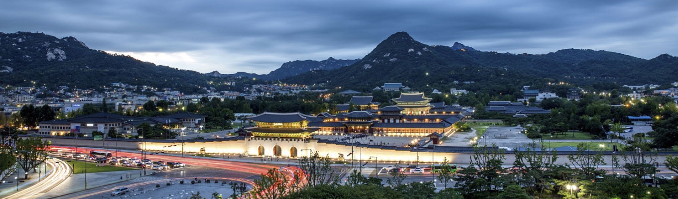 Được xây dựng từ năm 1395, Gyeongbokgung -Cung Cảnh Phúc trở thành nơi hoạt động triều chính chính thức của các triều đại trong suốt lịch sử của vương triều Joseon. Hiện tại, Cảnh Phúc Cung là điểm đến không thể thiếu cho du khách khi ghé thăm đất nước Hàn Quốc