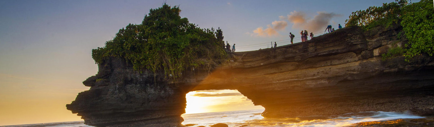 Bali gợi lên những suy nghĩ của một thiên đường. Đó là một nơi chứa nhiều điều thú vị, đó là một tâm trạng, một khát vọng, một điểm đến ở miền nhiệt đới.