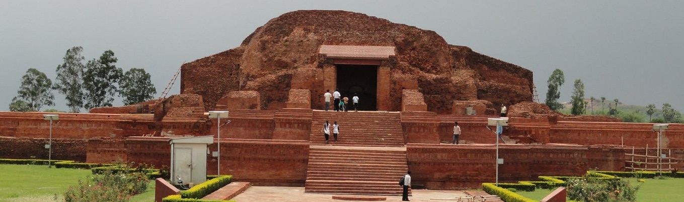 Khu phế tích của học viện phật giáo Nalanda, một di tích quan trọng trong sự phát triển của Phật giáo Ấn Độ nói riêng và Phật giáo thế giới nói chung