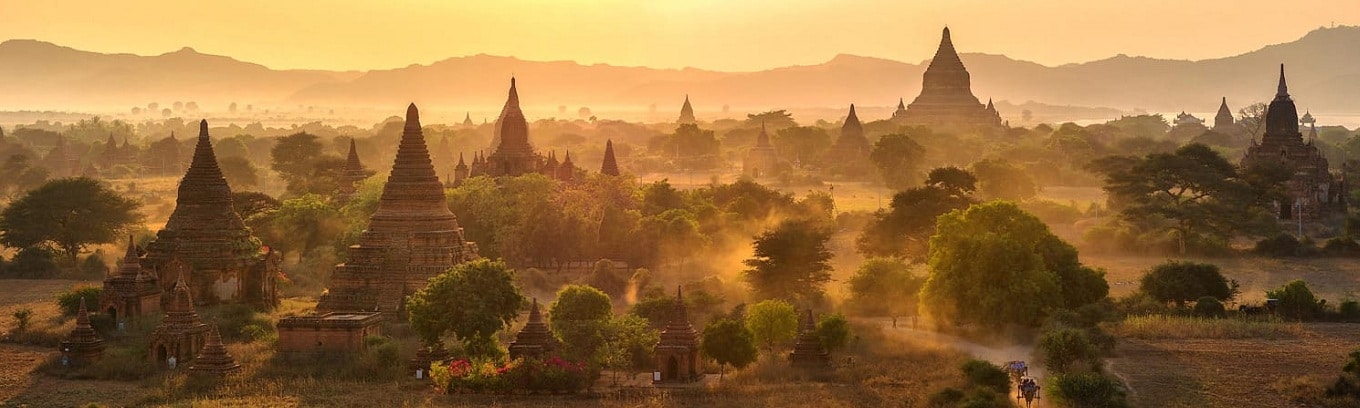 Bagan từng là thủ đô tráng lệ của Myanmar trong suốt 230 năm. Hiện nơi đây còn lưu giữ được hơn 2.000 ngôi đền chùa. Những di tích còn sót lại của Bagan có thể sánh ngang với 2 quần thể đền tháp nổi tiếng là đền Angkor Wat của Campuchia và đền Borobodur ở miền trung đảo Java, Indonesia.