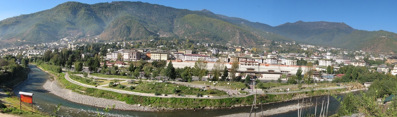 Thủ đô Thimphu nằm ở phía Tây của Bhutan, có độ cao 2.300m, nổi tiếng bởi sự pha trộn giữa nét văn hóa truyền thống xen lẫn hiện đại.