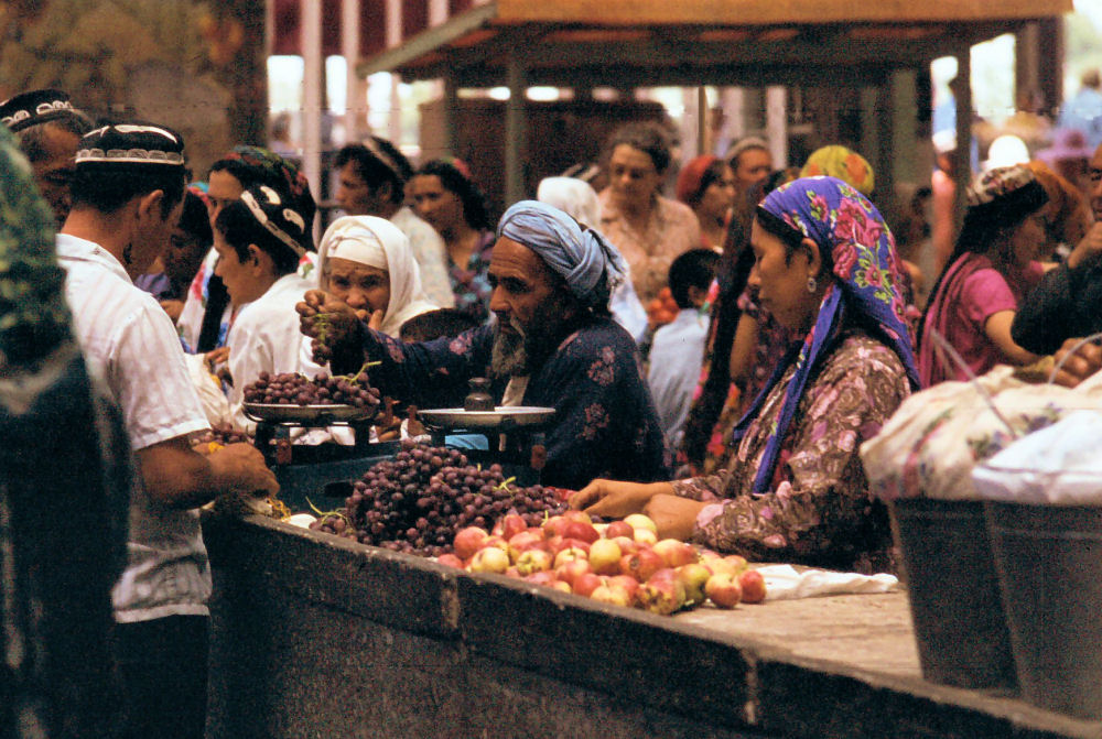 Bukhala-market2