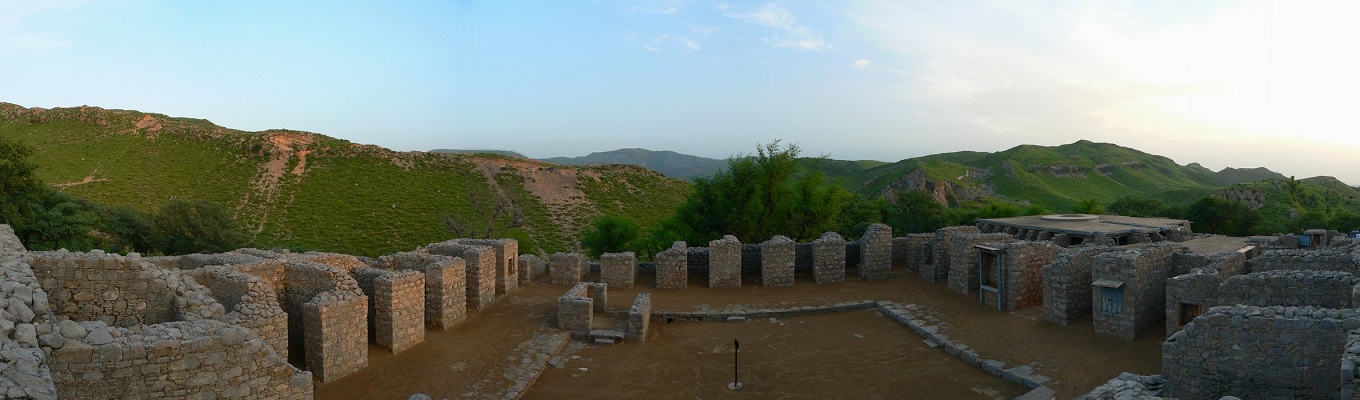 Thành phố cổ Texila được UNESCO công nhận là di sản văn hóa thế giới vào năm 1980. Ngày xưa, thành phố nằm ở vị trí chiến lược của khu vực Ấn Độ, Trung Á và Tây Á với nhiều công trình quan trọng được xây dựng từ thế kỷ thứ V-VI.