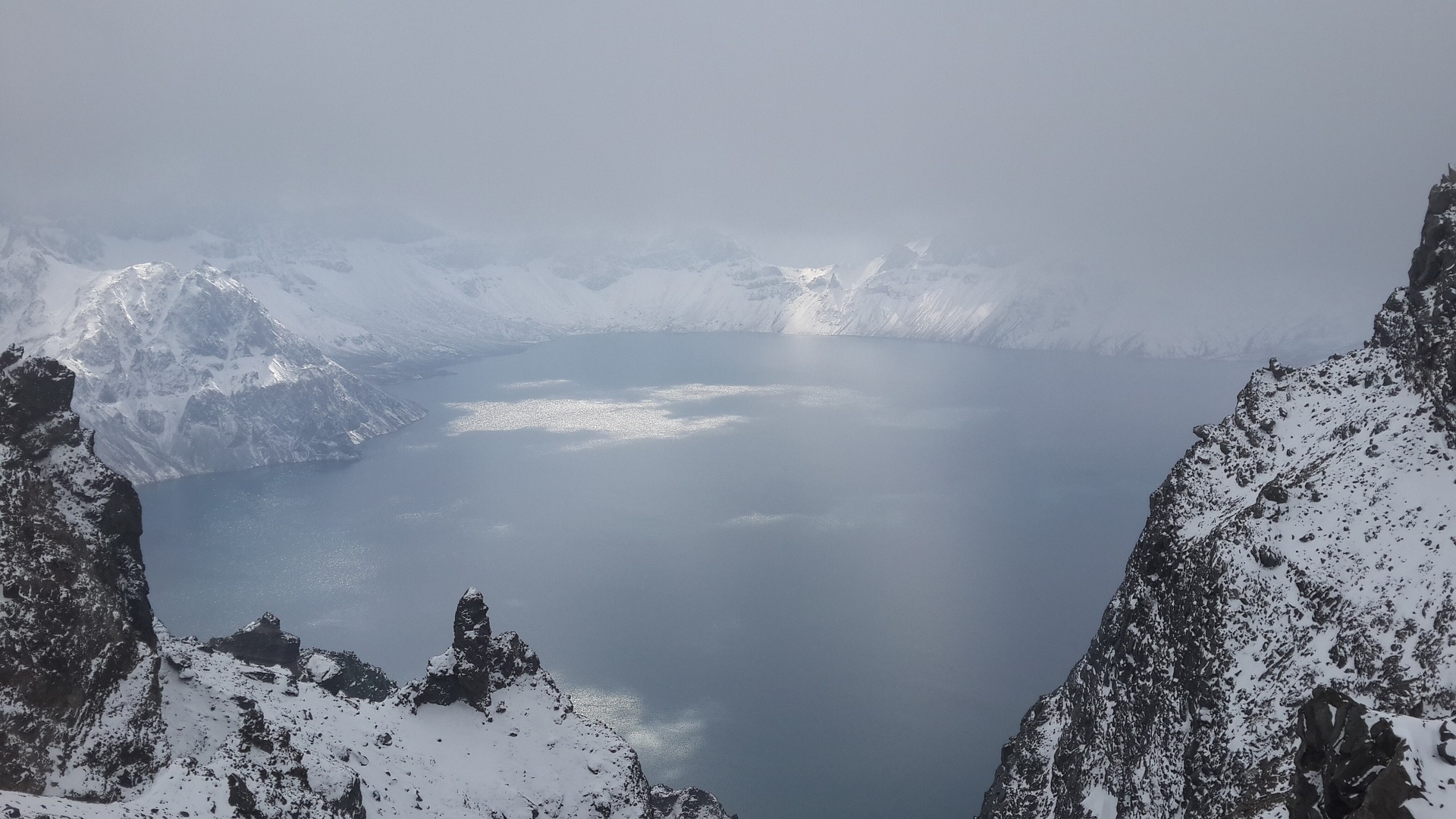 winter-tianchi-lake