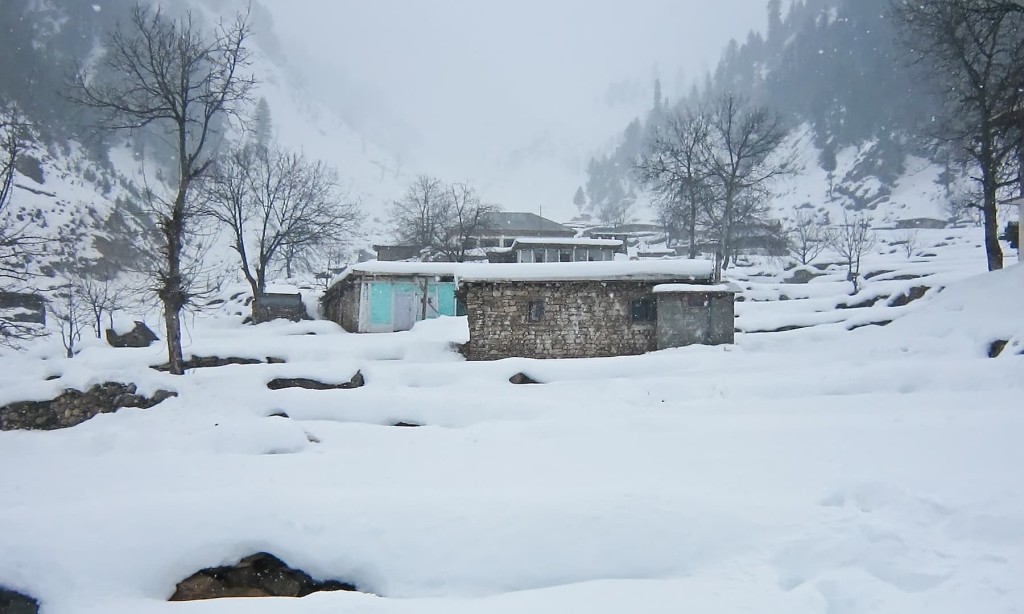 naran-pakistan-winter