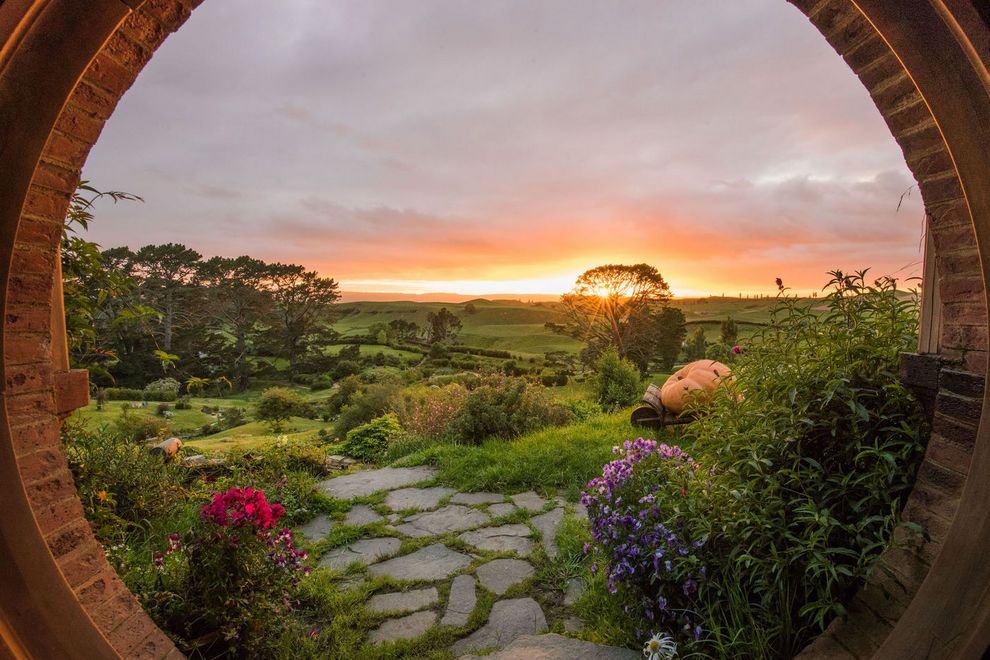 hobbiton-view-from-hobbit-hole