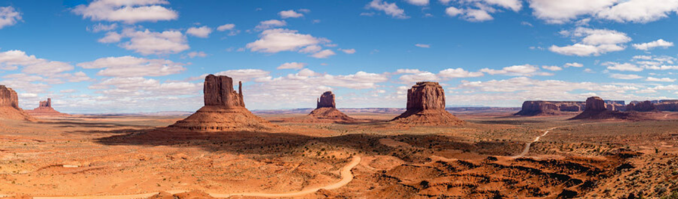 Vẻ đẹp nghệ thuật từ phong cảnh choáng ngợp của Monument Valley chính là lý do khiến các nhà làm phim mê mẩn và khát khao được khắc họa lại qua từng bộ phim huyền thoại.
