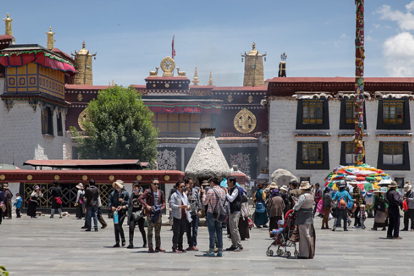 Đền Đại Chiêu là nơi tổ chức các sự kiện quan trọng ở Tây Tạng