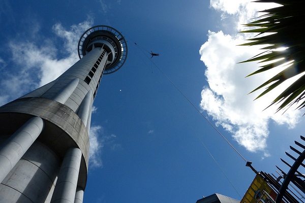 Tòa tháp Sky Tower.