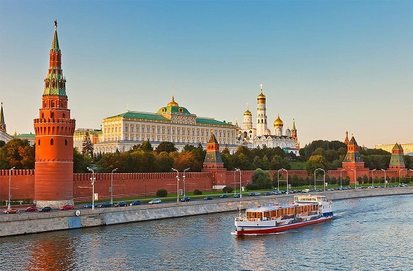Toàn bộ khung cảnh tráng lệ của điện Kremlin. 