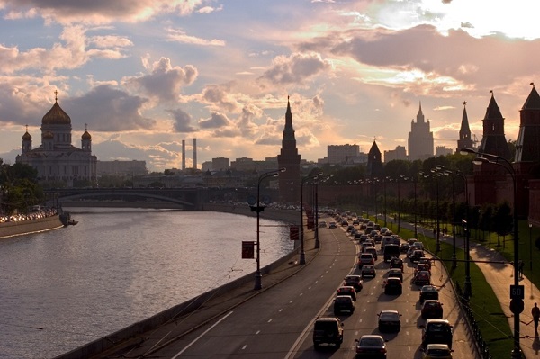 Chiều trên sông Moscow.
