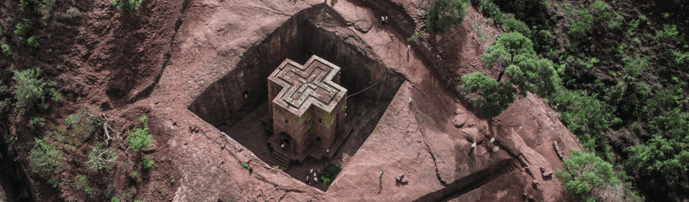 Nhà thờ thánh George: nhà thờ cuối cùng trong quá trình xây dựng liên tiếp 11 nhà thờ đá tại Lalibela và nằm riêng biệt so với các nhà thờ khác.