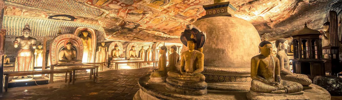Chùa Đá Dambulla (Dambulla Rock Temple) xây dựng từ thế kỷ thứ 1 trước công nguyên, là quần thể những đền đá lớn nhất và bảo tồn tốt nhất ở Sri Lanka, chùa cao 160 m so với khu vực xung quanh với hơn 80 hang động.