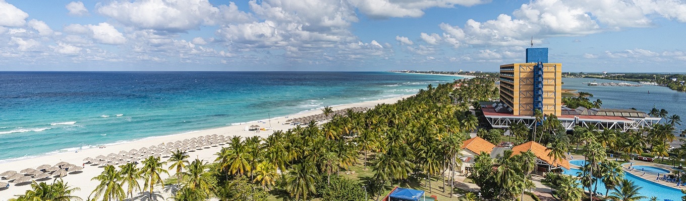 Varadero là một thành phố nghỉ dưỡng thuộc tỉnh Matanzas, Cuba. Đây cũng là một trong những địa danh có mật độ các khu nghỉ mát đông nhất ở vùng vịnh Caribean. Theo tiếng Tây Ban Nha thì Varadero còn được gọi là Playa Azul nghĩa là “Bãi biển xanh”. 