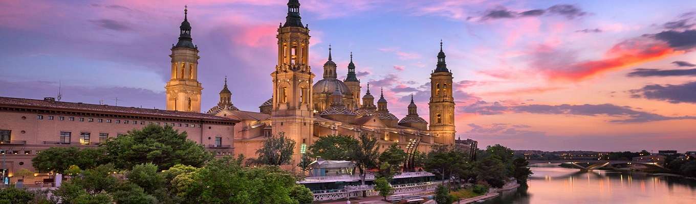 Thánh đường Basílica de Nuestra Señora del Pilar nằm tại thành phố Zaragoza được xây dựng tại nơi người ta nói rằng Santiago (là một trong những môn đệ của Chúa Giêsu) đã nhìn thấy Đức Trinh Nữ Maria trên đỉnh một cột đá cẩm thạch. 