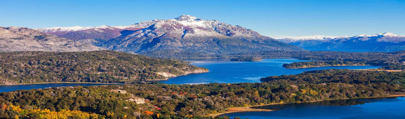 Nằm dưới chân dãy Andes, là thủ phủ của vùng Bariloche, được thành lập vào năm 1902 bởi các di dân Thụy Sĩ. Bariloche – được người Argentina gọi là “Thụy Sĩ của Argentina”