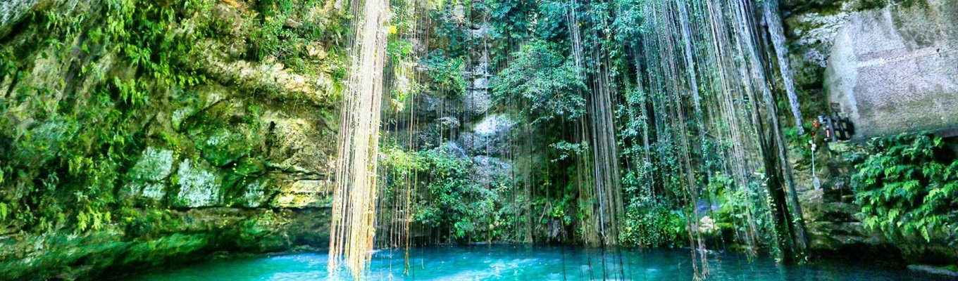 Với ý nghĩa trong tên gọi là "giếng trời thiêng liêng", hố sụt được hình thành qua hàng triệu năm phong hóa đá vôi bởi khí hậu và địa chất vùng bán đảo Yucatan