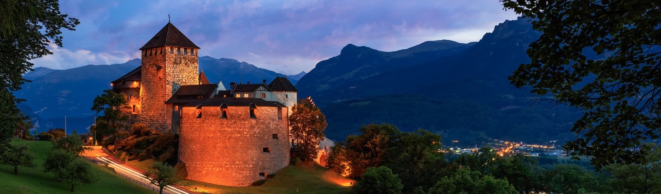 Ngôi nhà cổ kính của hoàng gia Liechtenstein và được đặt theo tên thị trấn “tí hon” Vaduz – thủ đô của nước này.