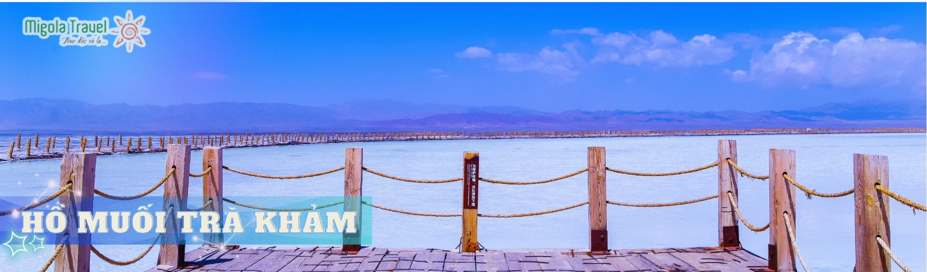 Được mệnh danh là “Tấm gương của trời”, hồ phản chiếu mây trời rõ nét đến mức nhiều du khách cảm thấy như đang đi bộ giữa thiên không. Mặt hồ rộng lớn trải dài như lớp tuyết trắng tinh khôi, tạo nên khung cảnh cực kỳ siêu thực.