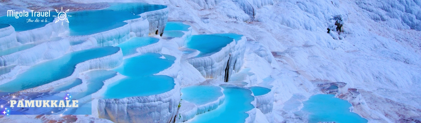 Lâu đài bông Pamukkale được UNESCO công nhận là Di sản Thế giới vào năm 1988 với Những bậc thang đá vôi trắng xóa (travertine), hình thành từ dòng nước khoáng nóng giàu canxi qua hàng ngàn năm, tạo nên một cảnh quan thiên nhiên siêu thực. 