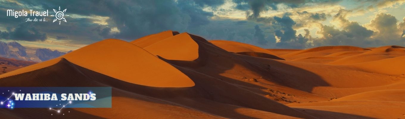 Wahiba Sands hay còn được gọi là Sharqiyah Sands, một sa mạc rộng lớn nằm ở vùng phía đông của Oman. Đây là một trong những điểm đến hấp dẫn nhất đối với du khách yêu thích thiên nhiên hoang dã